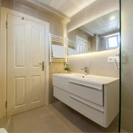 Room Room Hotel Bed & Breakfast Dilekli