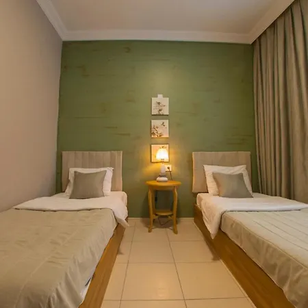 Room Room Hotel לינה וארוחת בוקר 3*