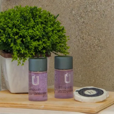 Room Room Hotel לינה וארוחת בוקר Senaiye