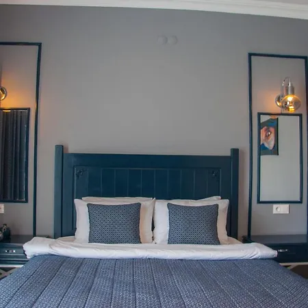 Room Room Hotel לינה וארוחת בוקר