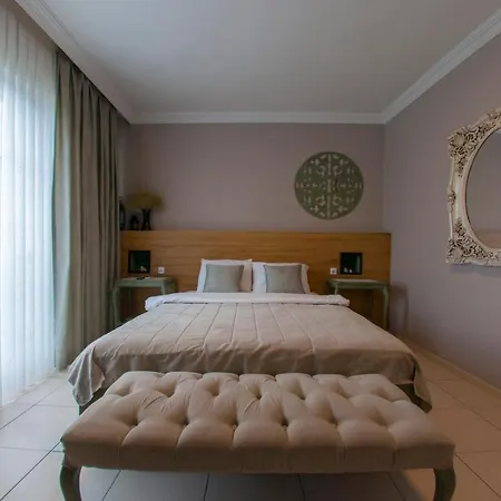 Room Room Hotel Senaiye