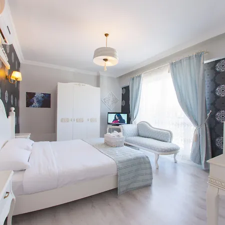 Room Room Hotel Panzió Senaiye