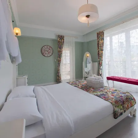 Room Room Hotel