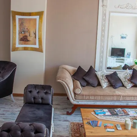 Room Room Hotel Bed & Breakfast 3*